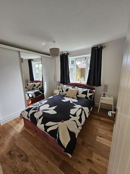 Comfortable Two Bedroom Flat Брайтонн Экстерьер фото