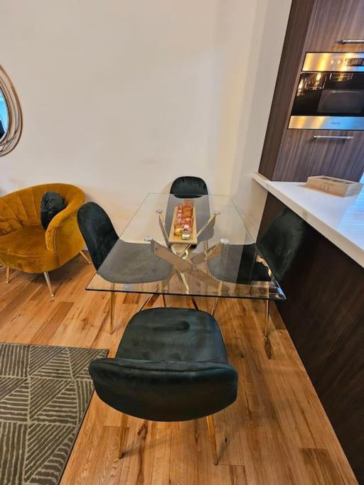 Comfortable Two Bedroom Flat Брайтонн Экстерьер фото