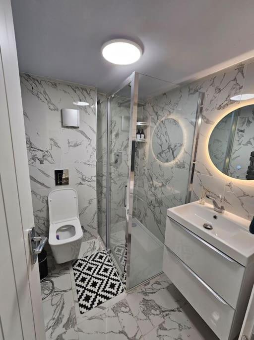 Comfortable Two Bedroom Flat Брайтонн Экстерьер фото